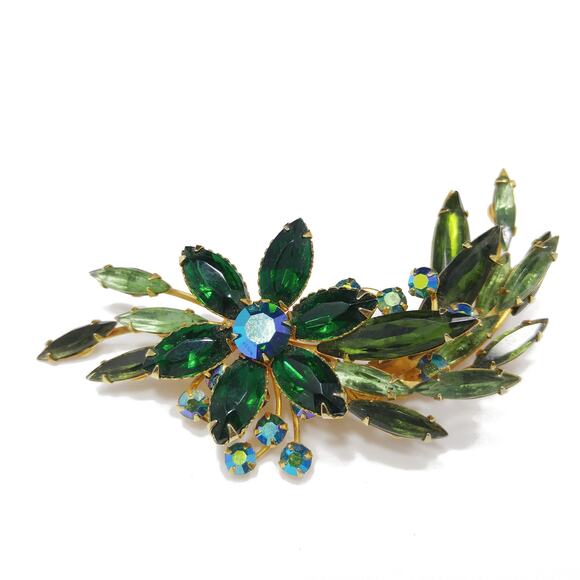 Vintage Green Rhinestone Flower Brooch, Gold Plated - Picture 5 of 10